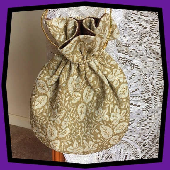 Other - Medium-Small Gold Vintage Pouch Wristlet